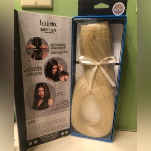 22” Wavy Fineline Extensions by Hairdo Color R22 Swedish Blonde (BRAND NEW)